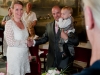tijdens de ceremonie met kinderen